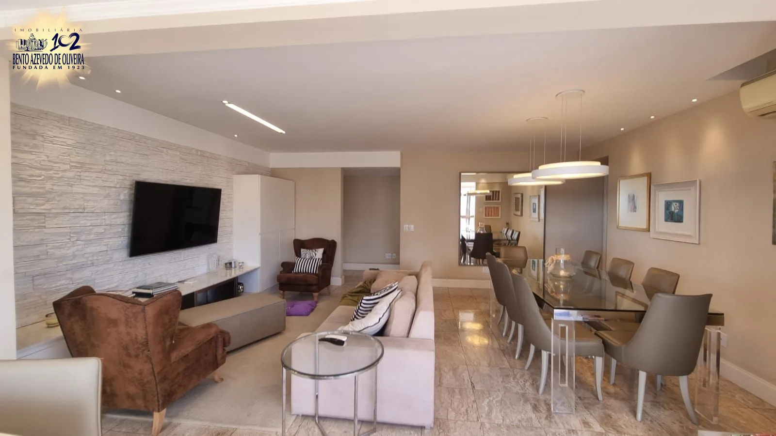 Living estar- jantar