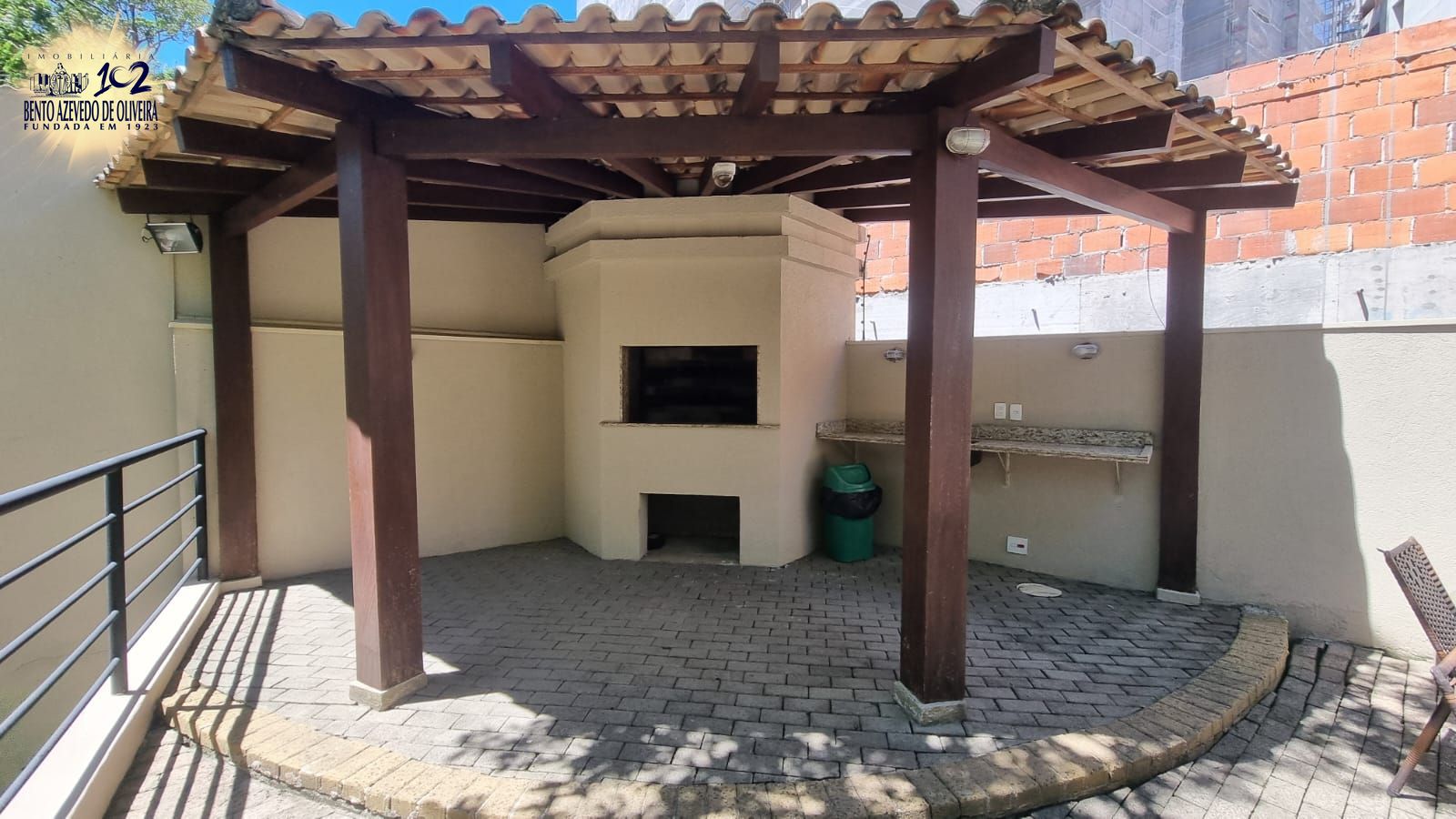 Quiosque com churrasqueira