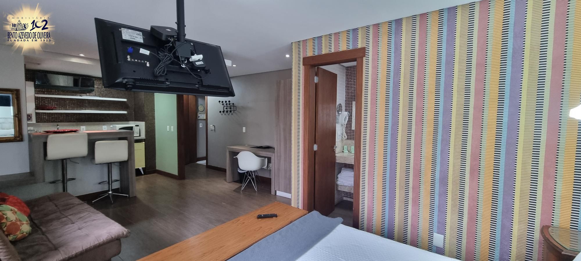 Sala, dormitório- banheiro