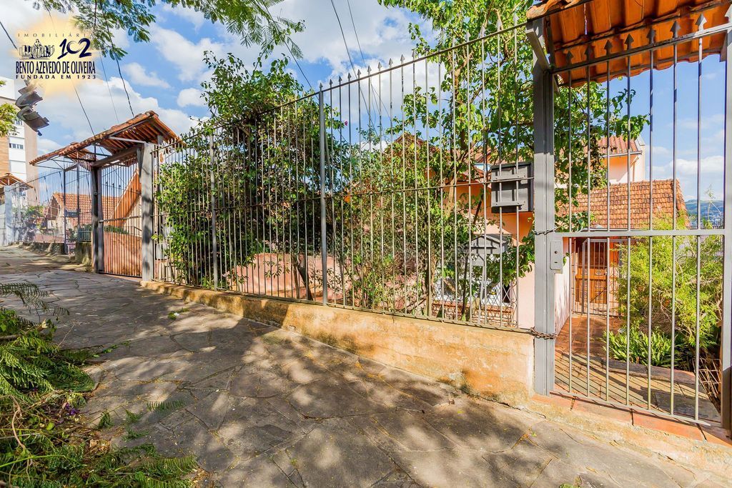 Casa, 6 quartos, 256 m² - Foto 1