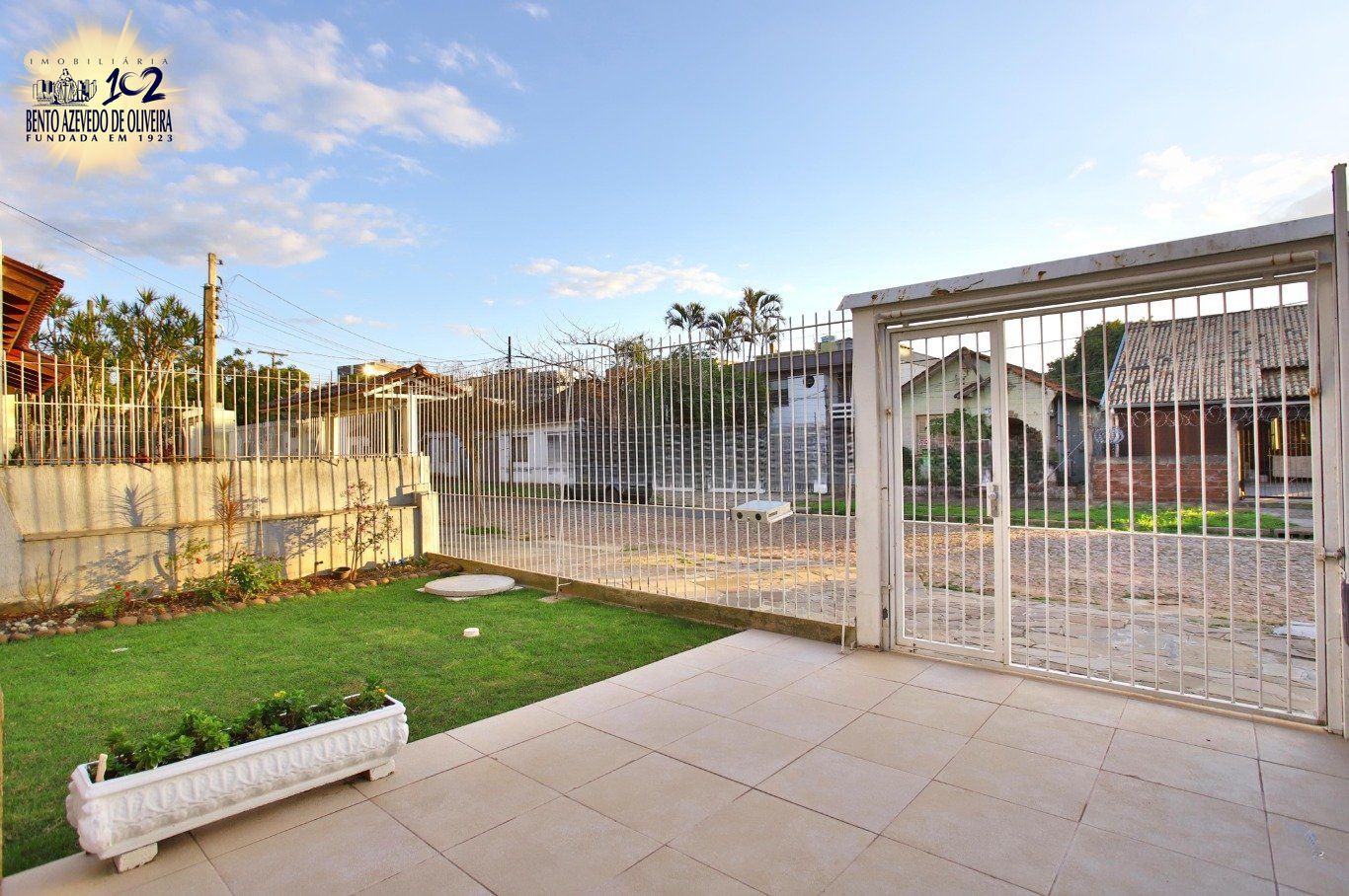 Casa, 5 quartos, 294 m² - Foto 2