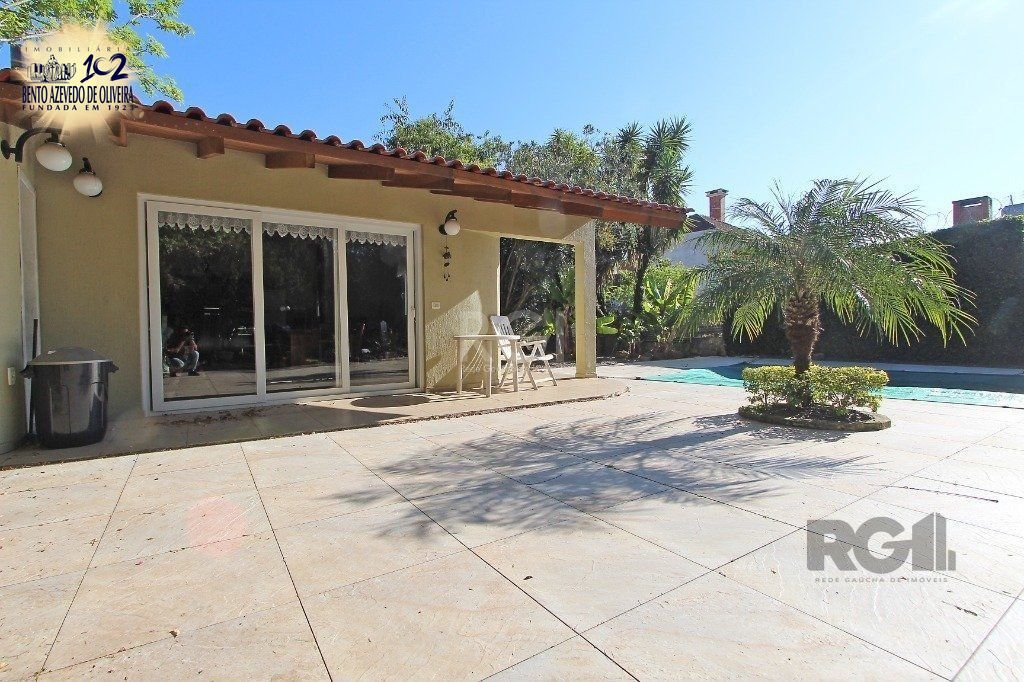 Casa, 5 quartos, 230 m² - Foto 1