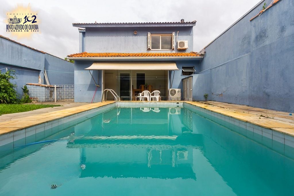 Casa, 4 quartos, 246 m² - Foto 1