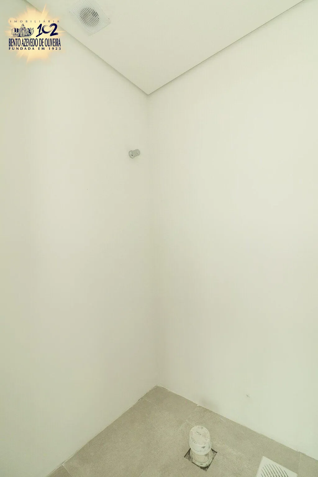 1742028.jpg