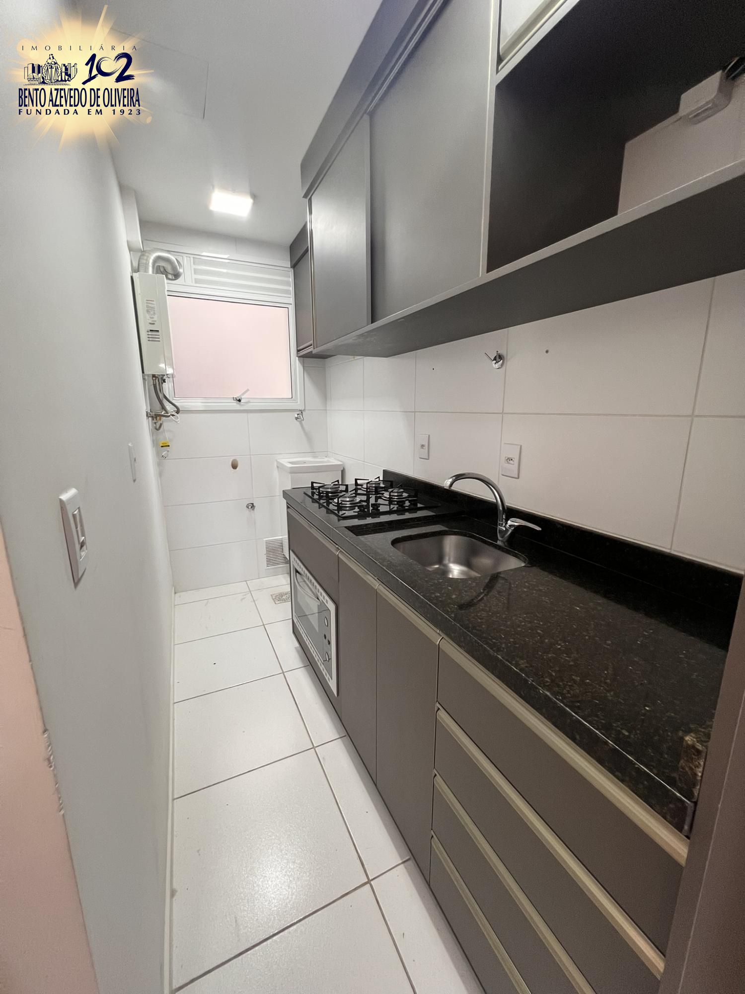 Cozinha com área de serviço