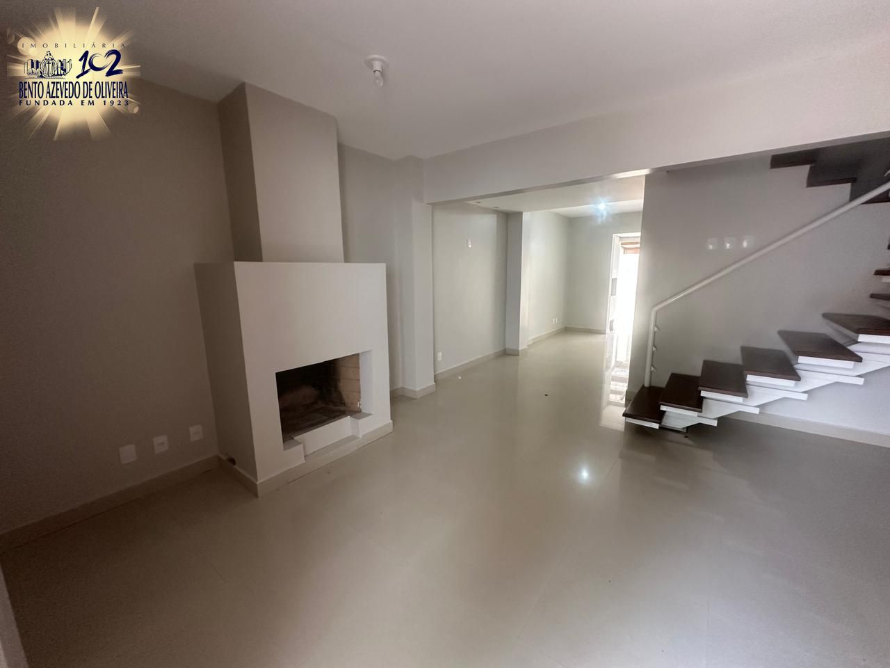 Casa, 4 quartos, 184 m² - Foto 1