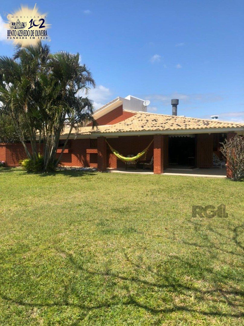 Casa, 4 quartos, 210 m² - Foto 1