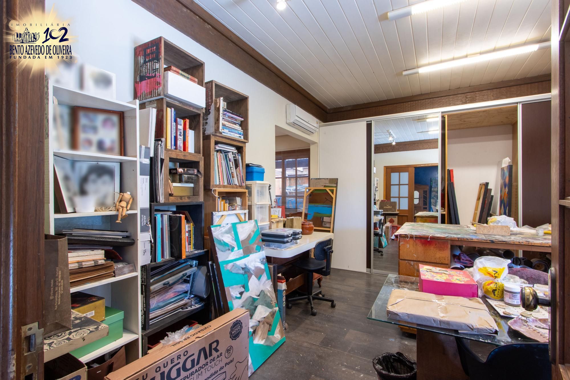 Atelier ou suite 1, enorme, no térreo.