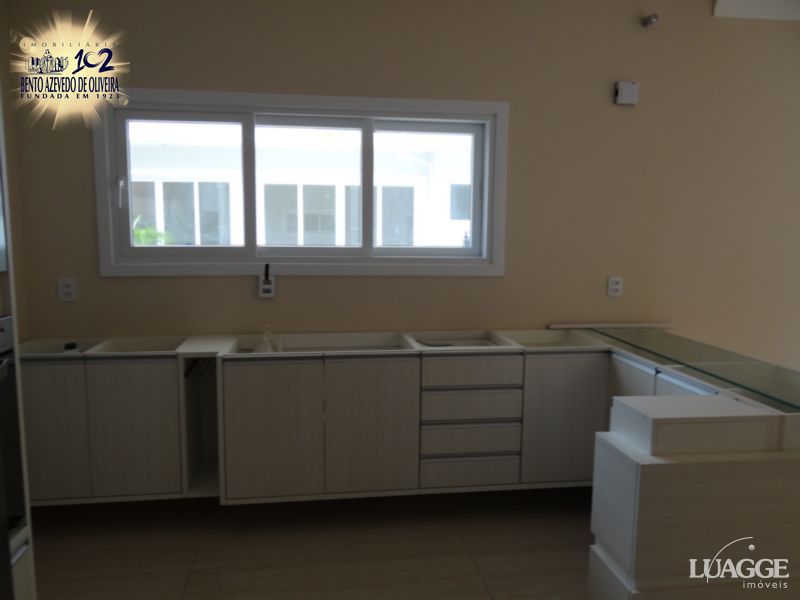 Casa, 3 quartos, 305 m² - Foto 1