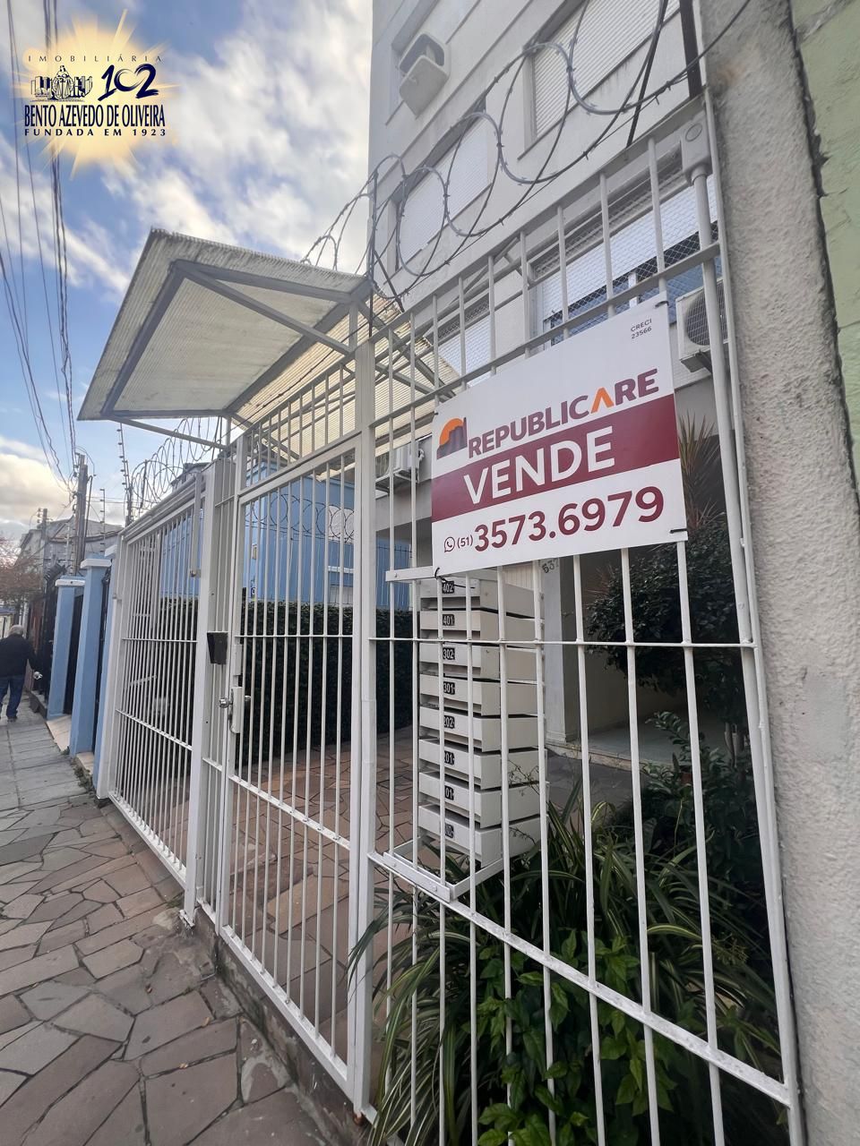Fachada-Placa