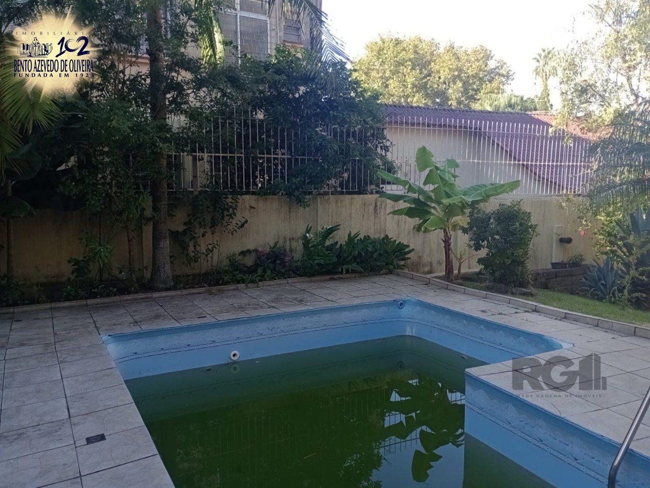 Piscina.jpg+2025-04-10