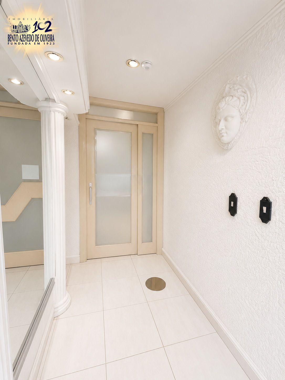 entrada-edificio-residencial