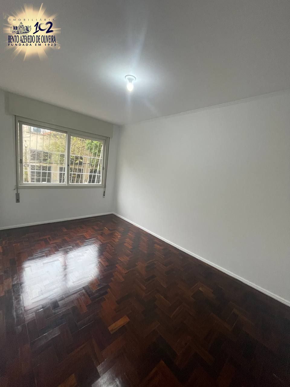 dormitório-frente-piso-parquet