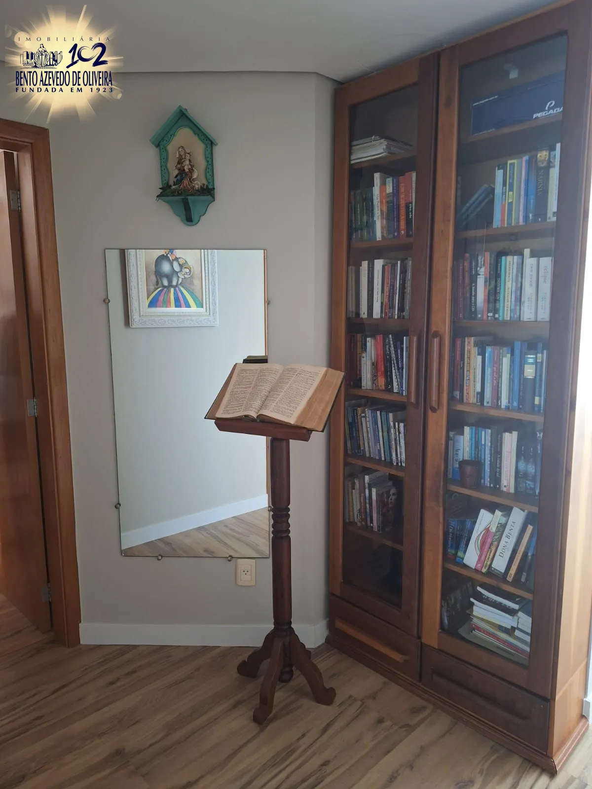 biblioteca na suite