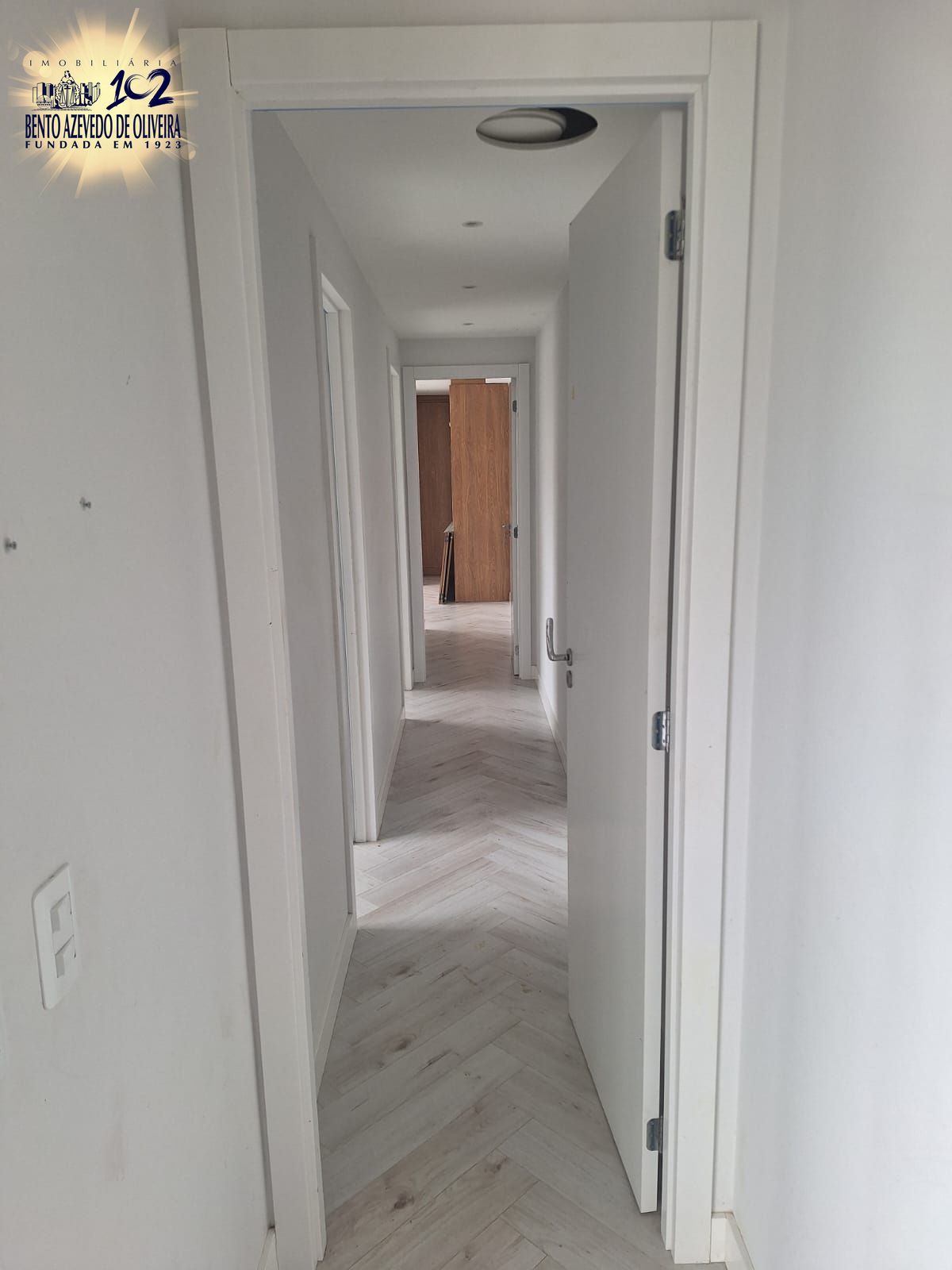 entrada para dependencias