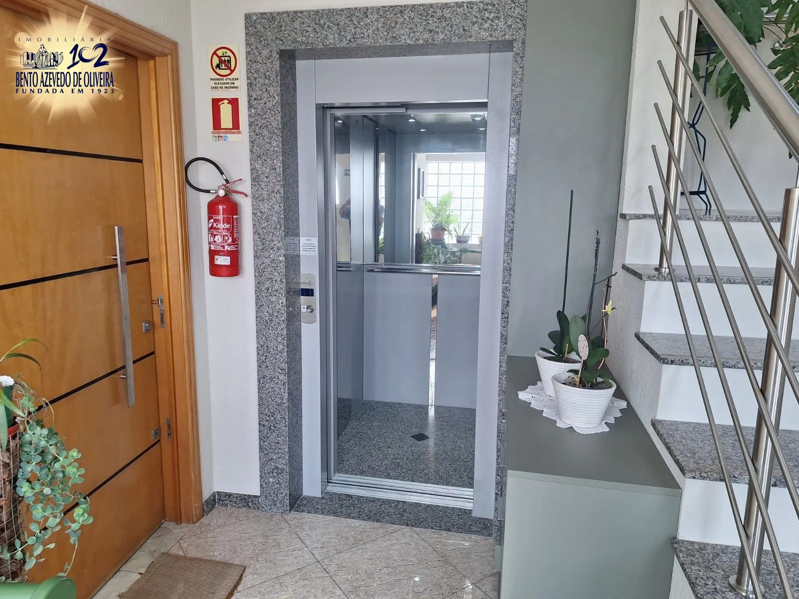 entrada social com elevador