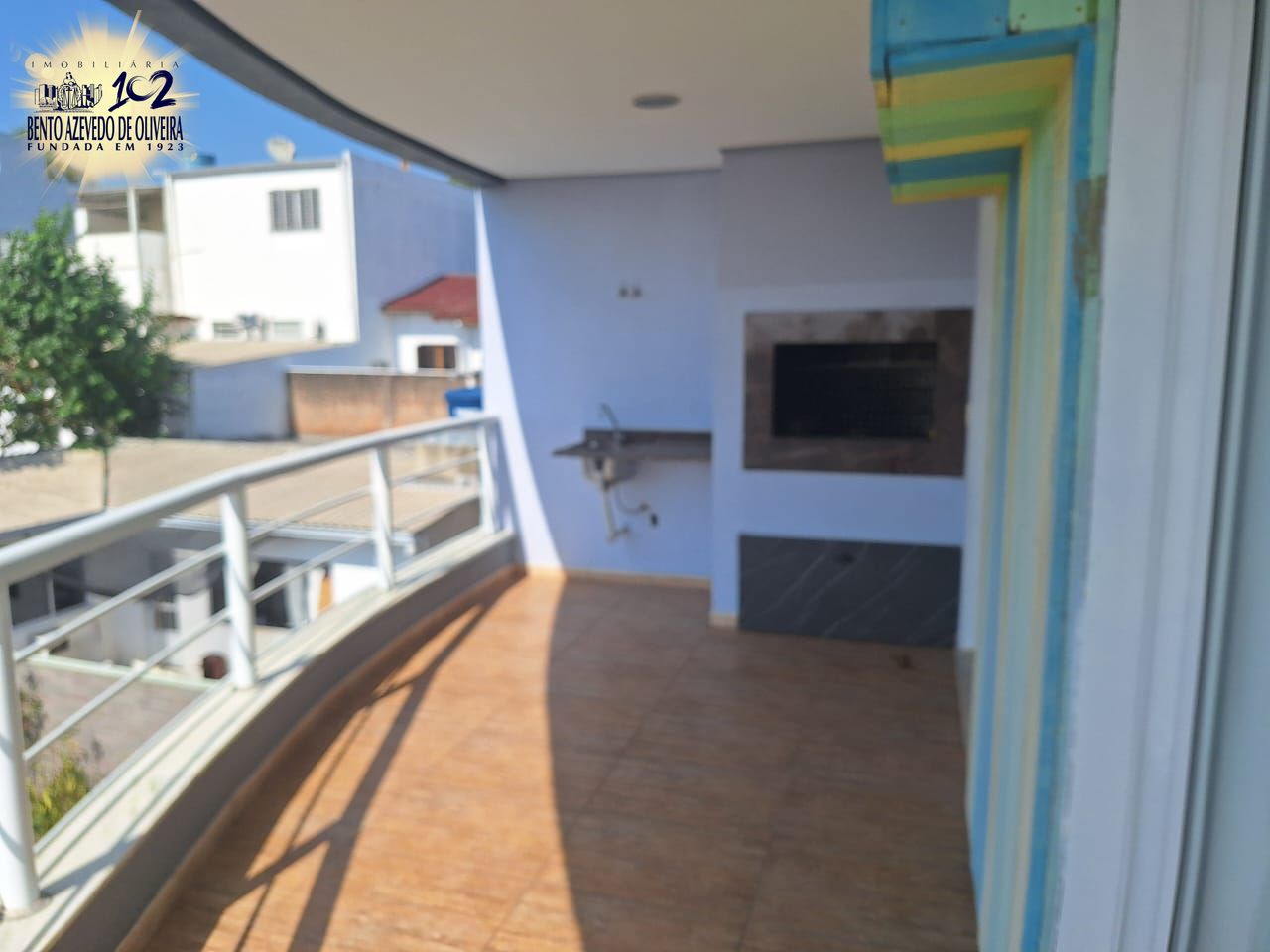 sacada com churrasqueira