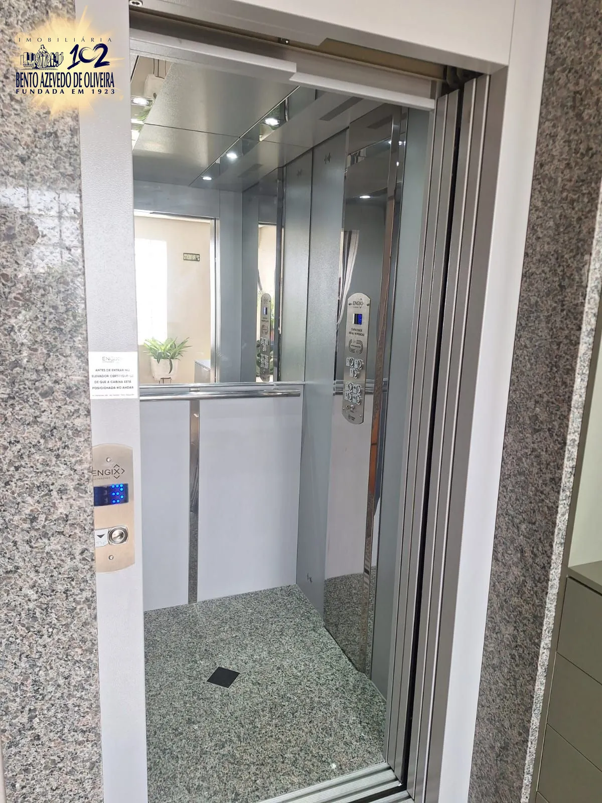 dentro do elevador (novo)