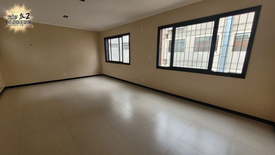 Casa, 3 quartos, 290 m² - Foto 2
