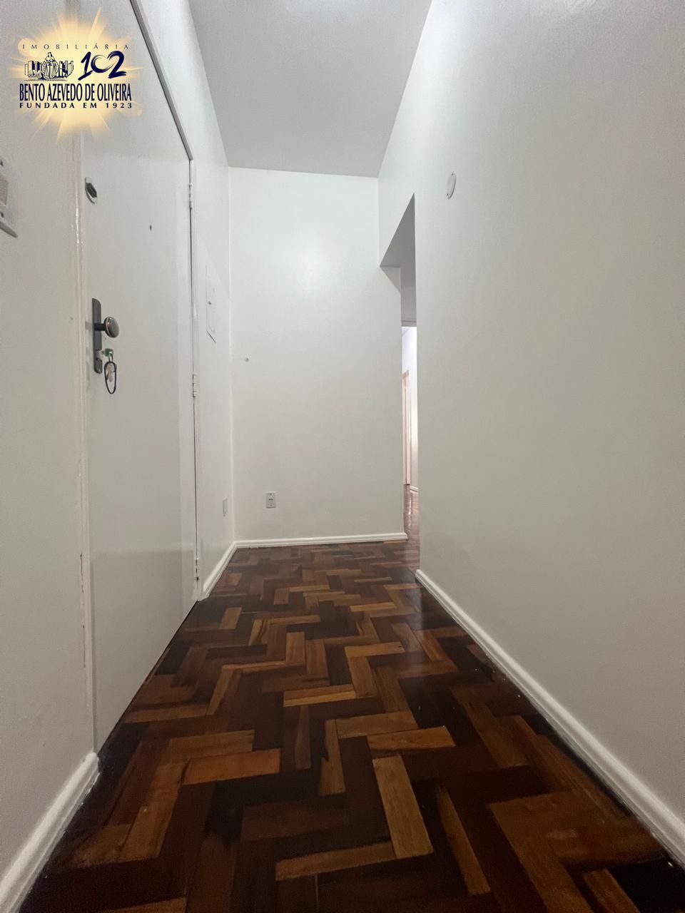 Porta de entrada do apartamento