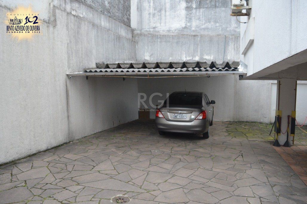 Vaga de garagem coberta