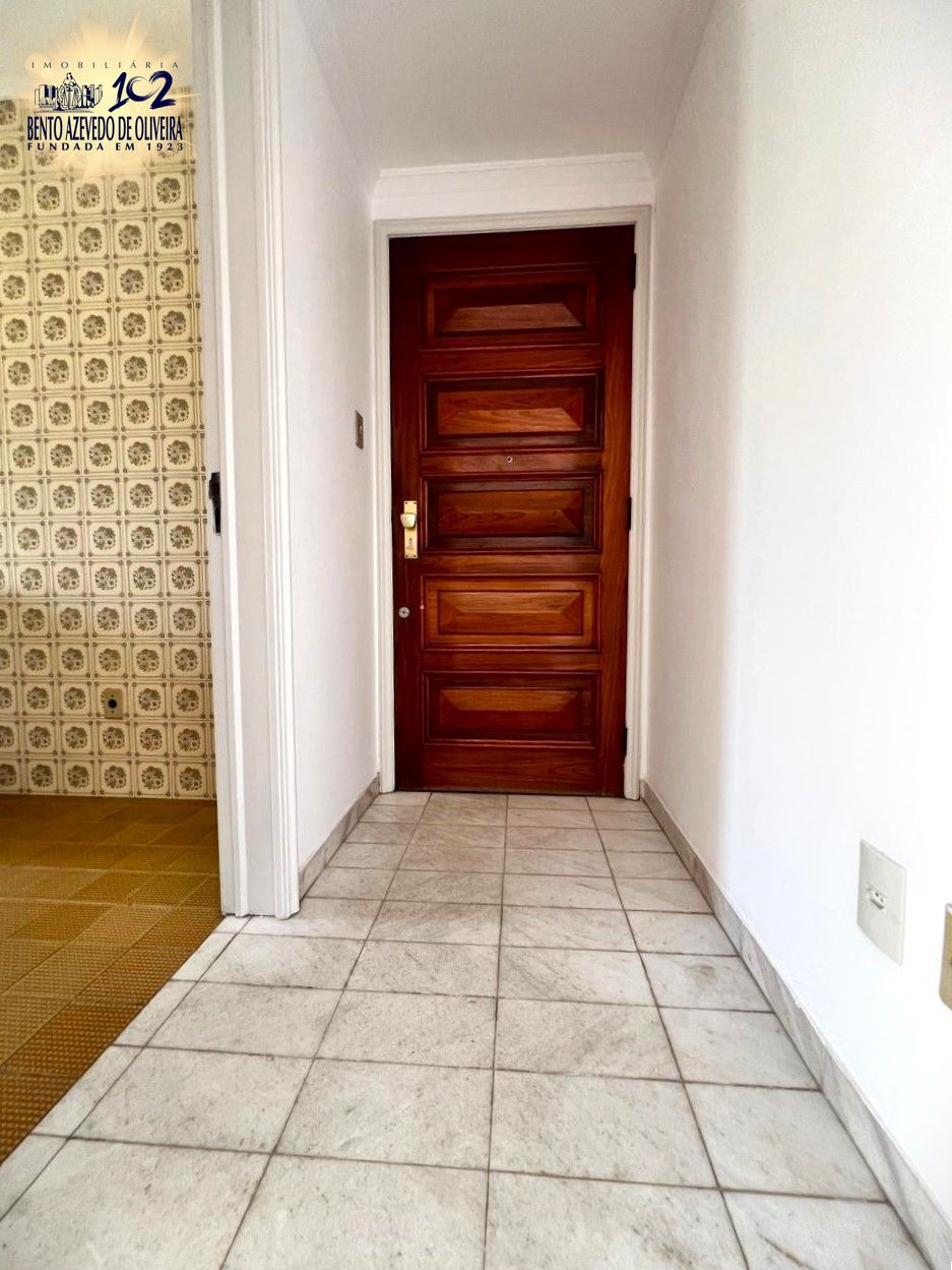 Entrada do apto. e acesso para a cozinha