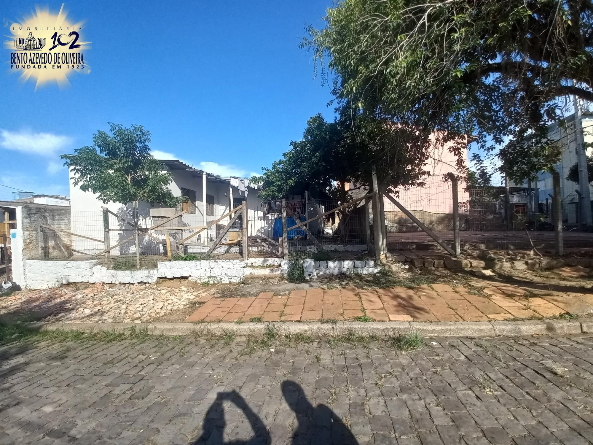 Lateral