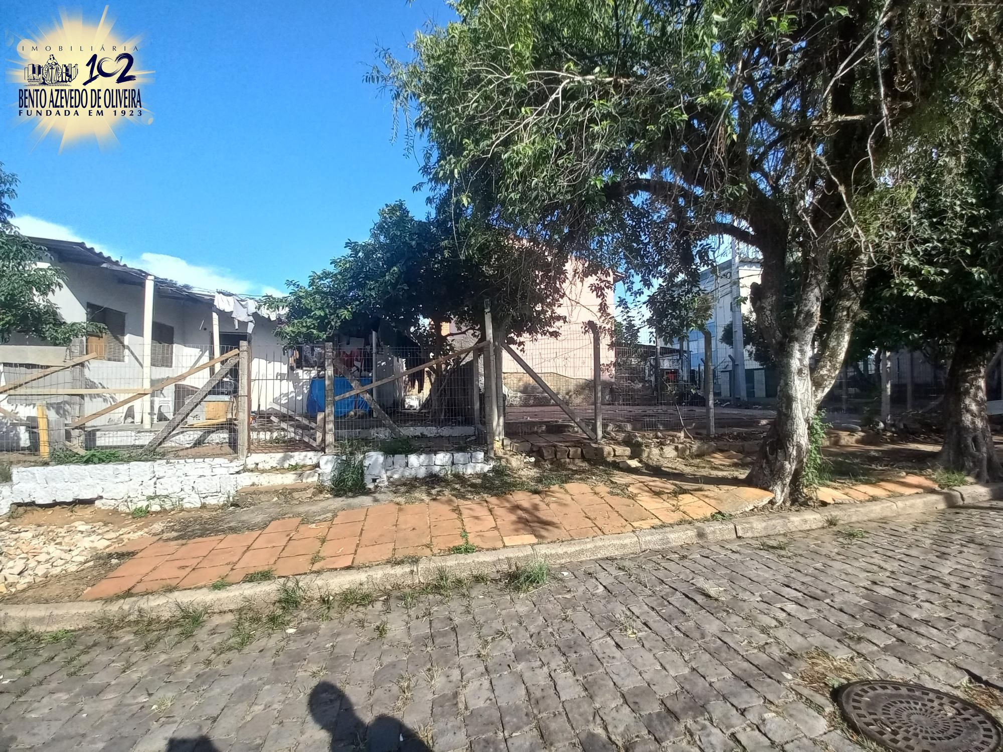 Lateral