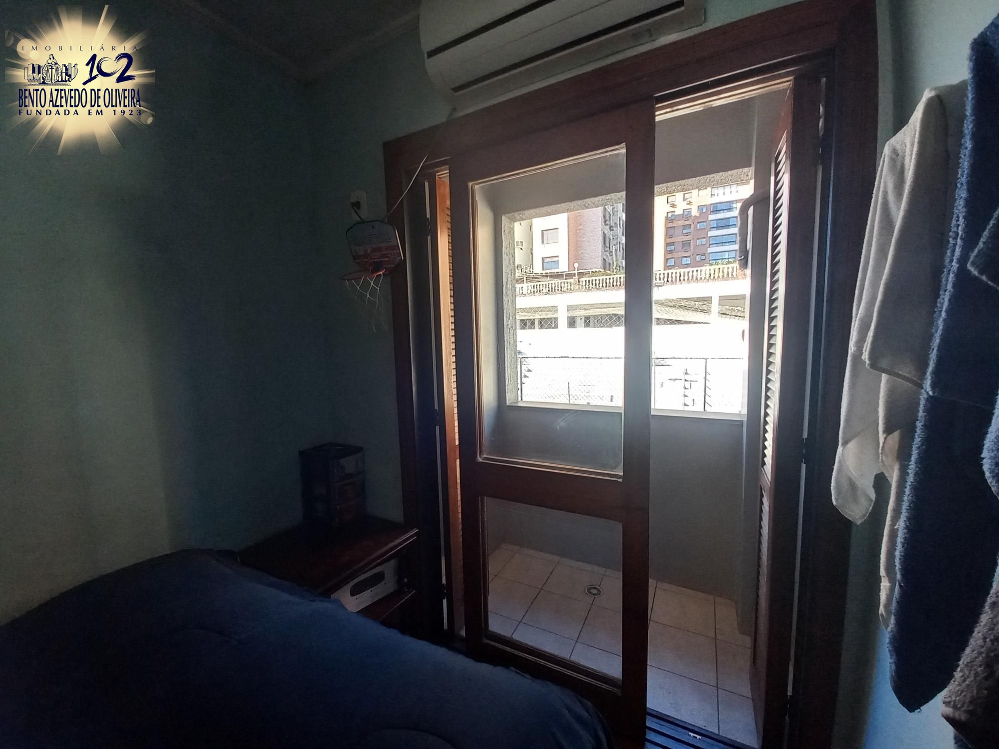 Dormitório Com Sacada