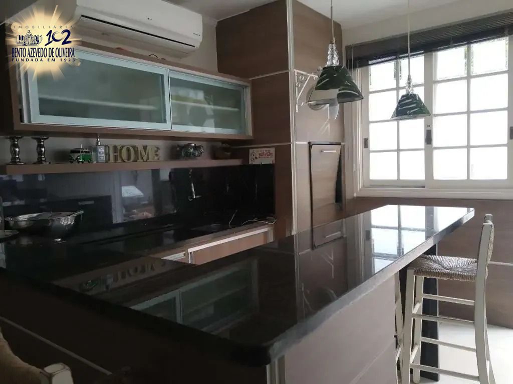 Casa, 3 quartos, 330 m² - Foto 1