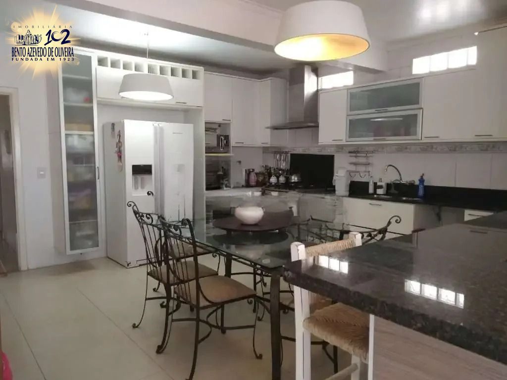 Casa, 3 quartos, 330 m² - Foto 2