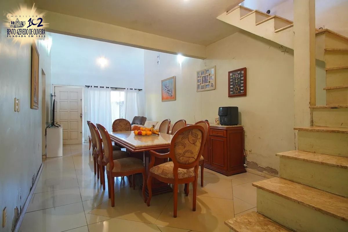 Casa, 5 quartos, 140 m² - Foto 1