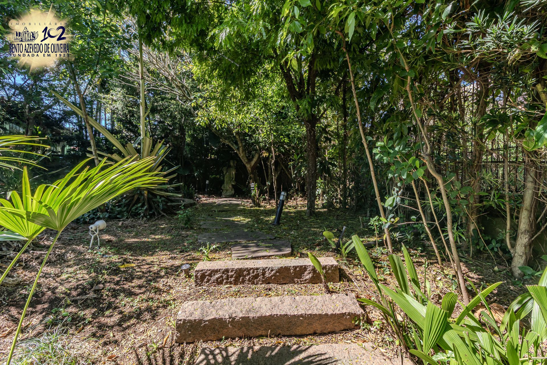 Casa, 4 quartos, 240 m² - Foto 30