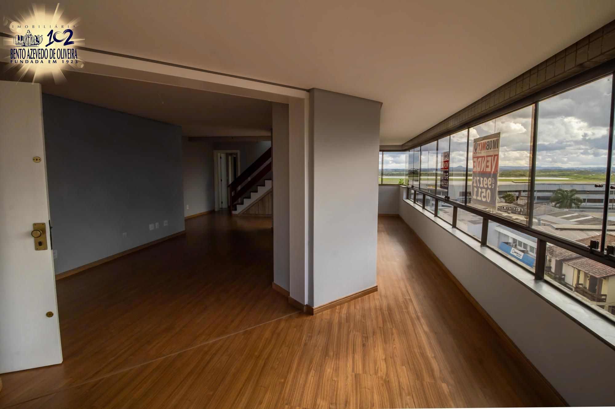 Cobertura, 3 quartos, 277 m² - Foto 2