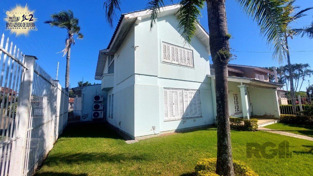 Casa, 4 quartos, 227 m² - Foto 1
