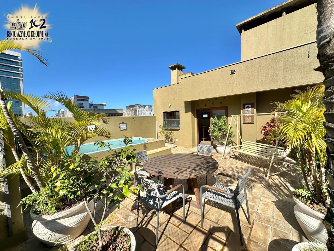 segundo andar área externa pátio e piscina