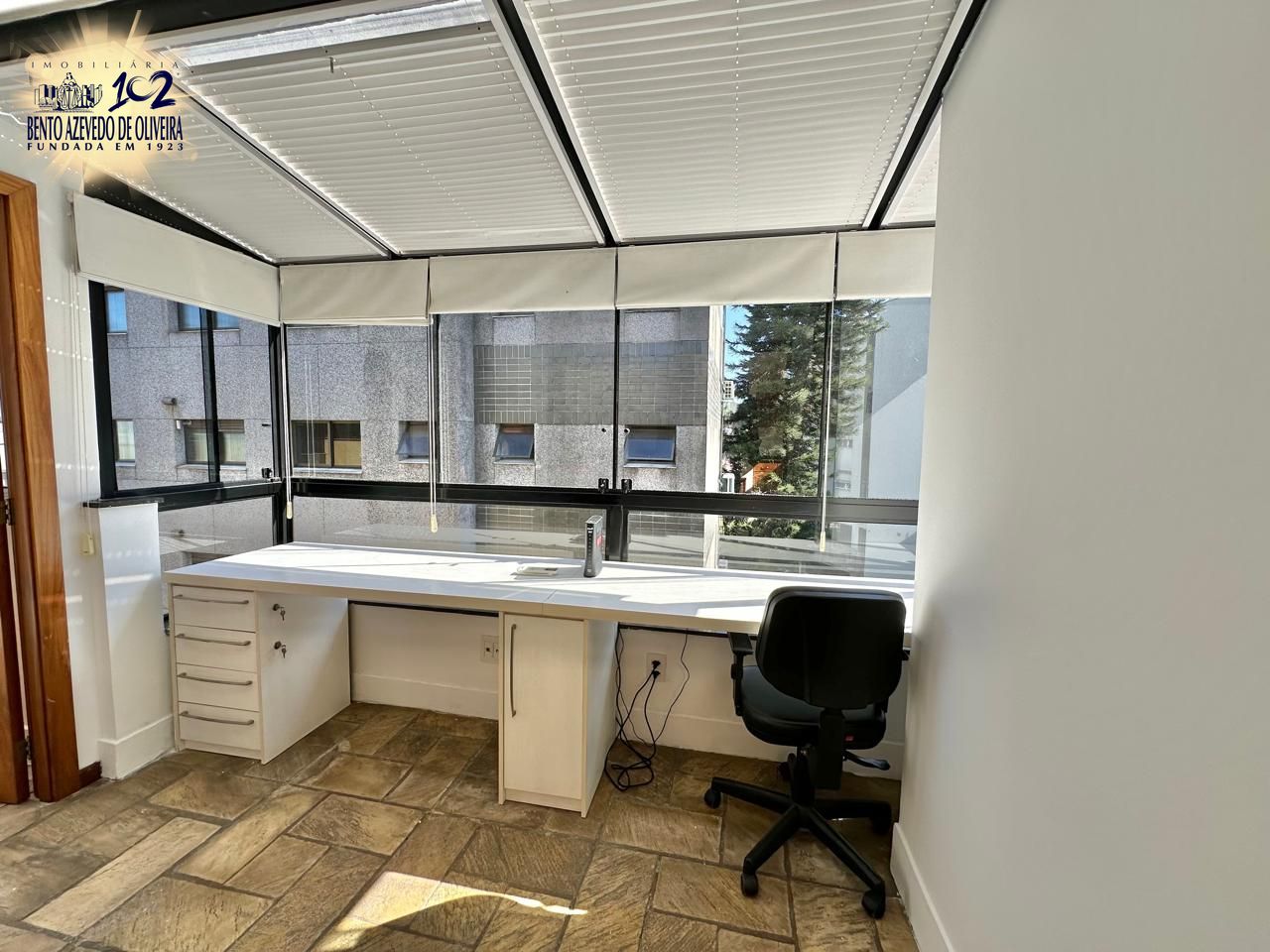 segundo andar escritório