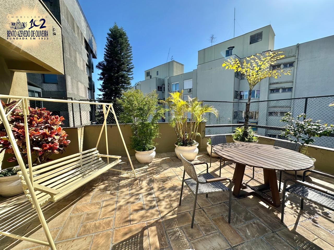 segundo andar área externa pátio e piscina