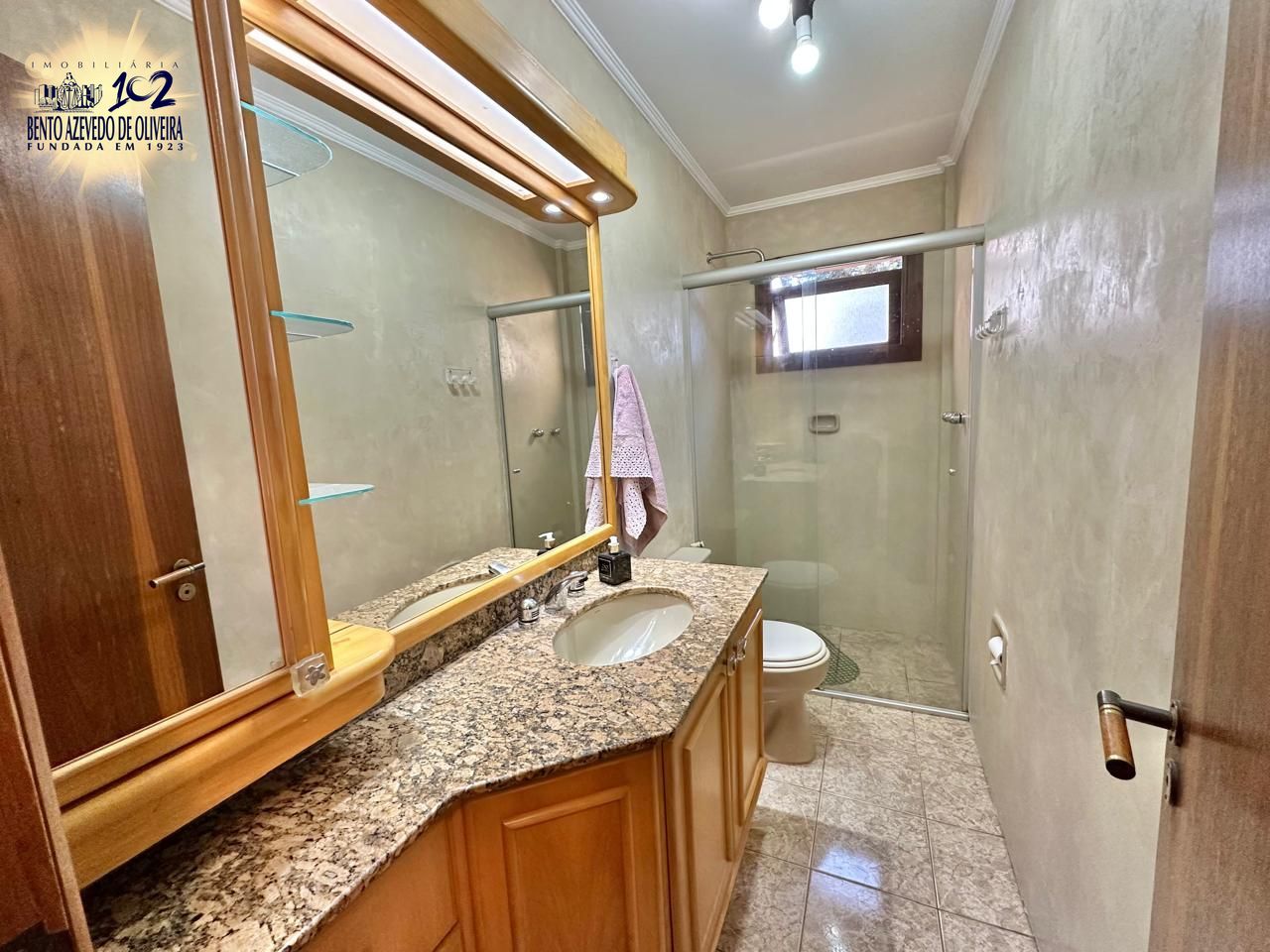 ptimeiro andar banheiro