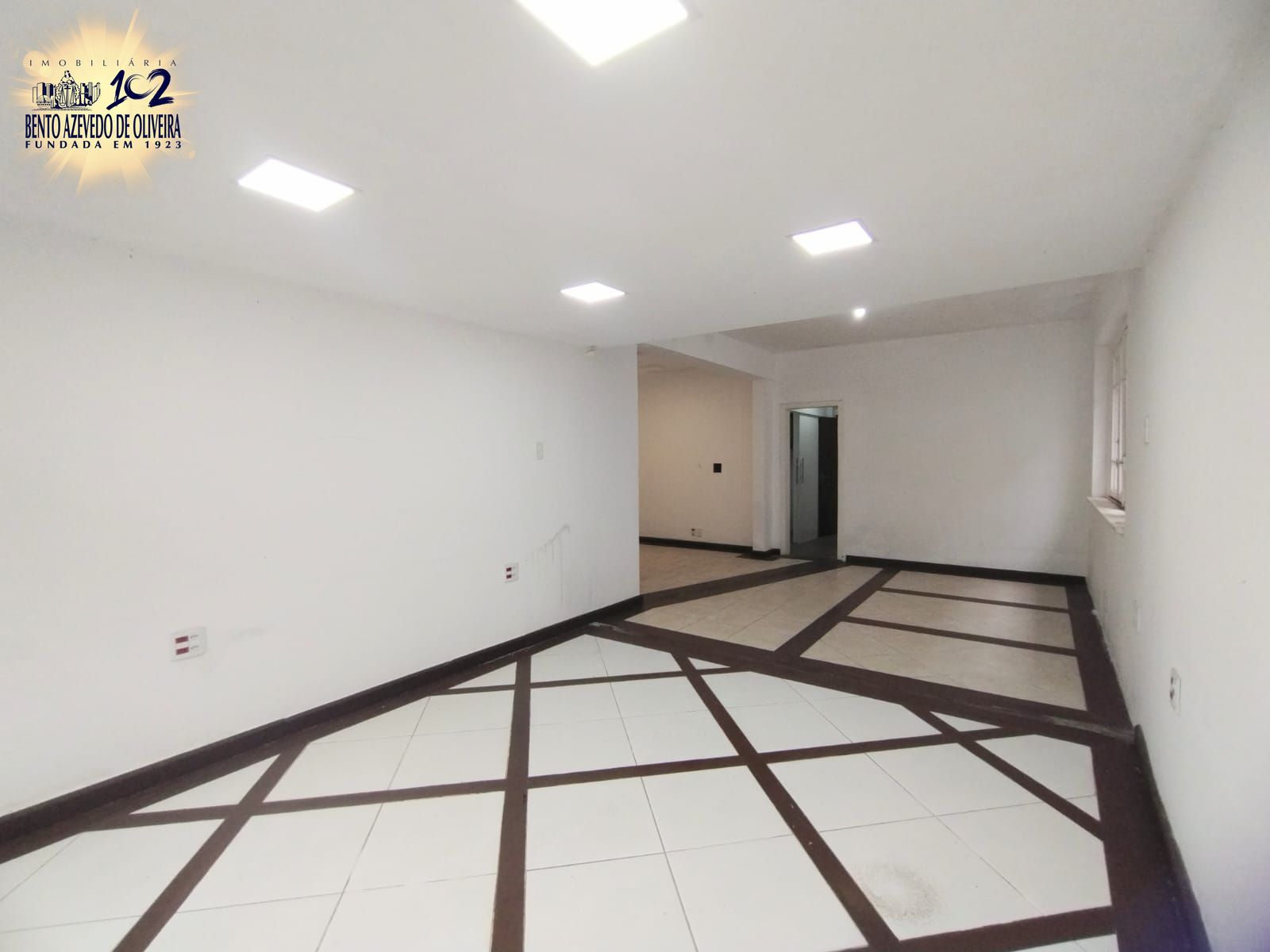 Casa, 3 quartos, 244 m² - Foto 3
