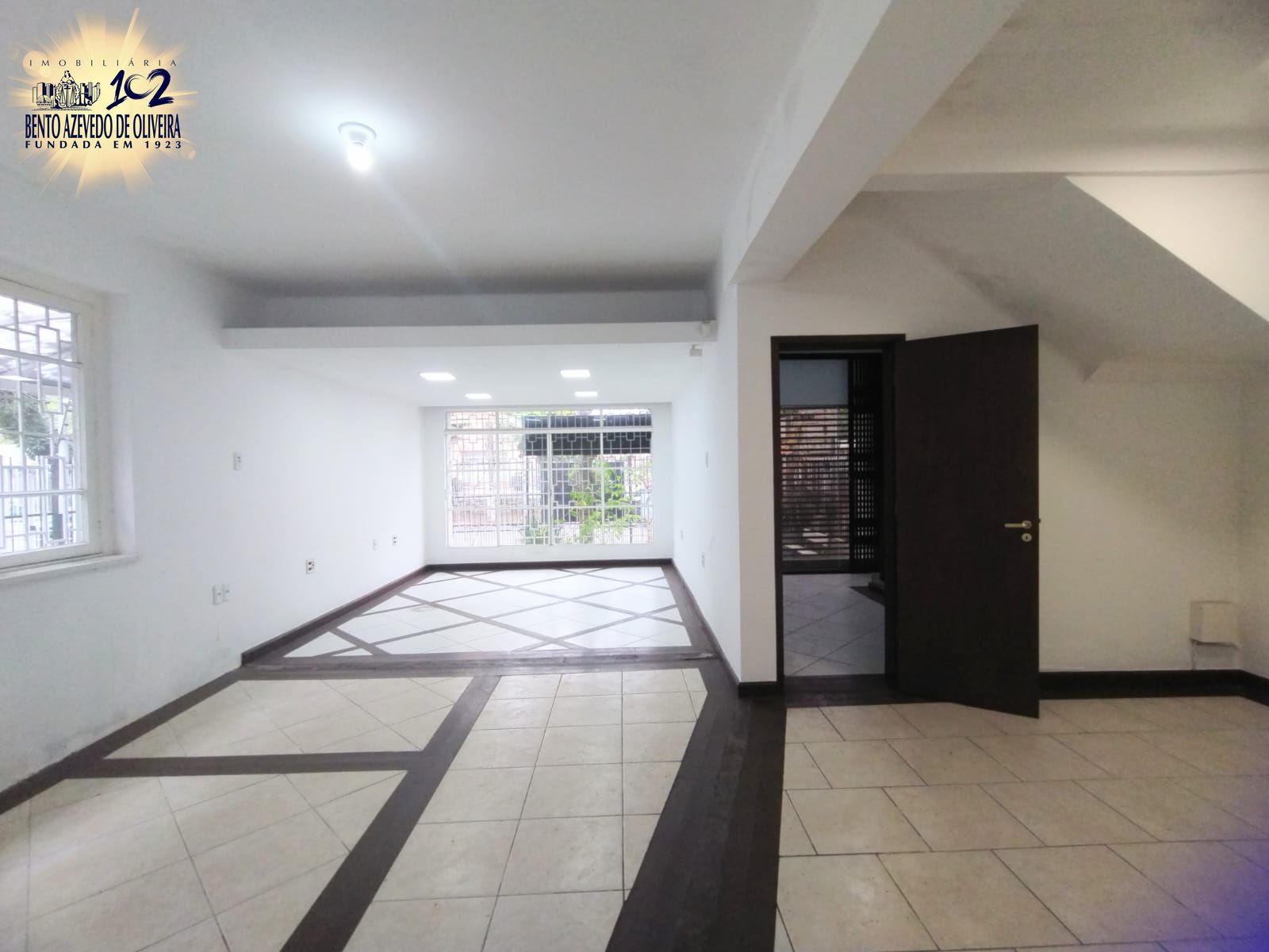 Casa, 3 quartos, 244 m² - Foto 2