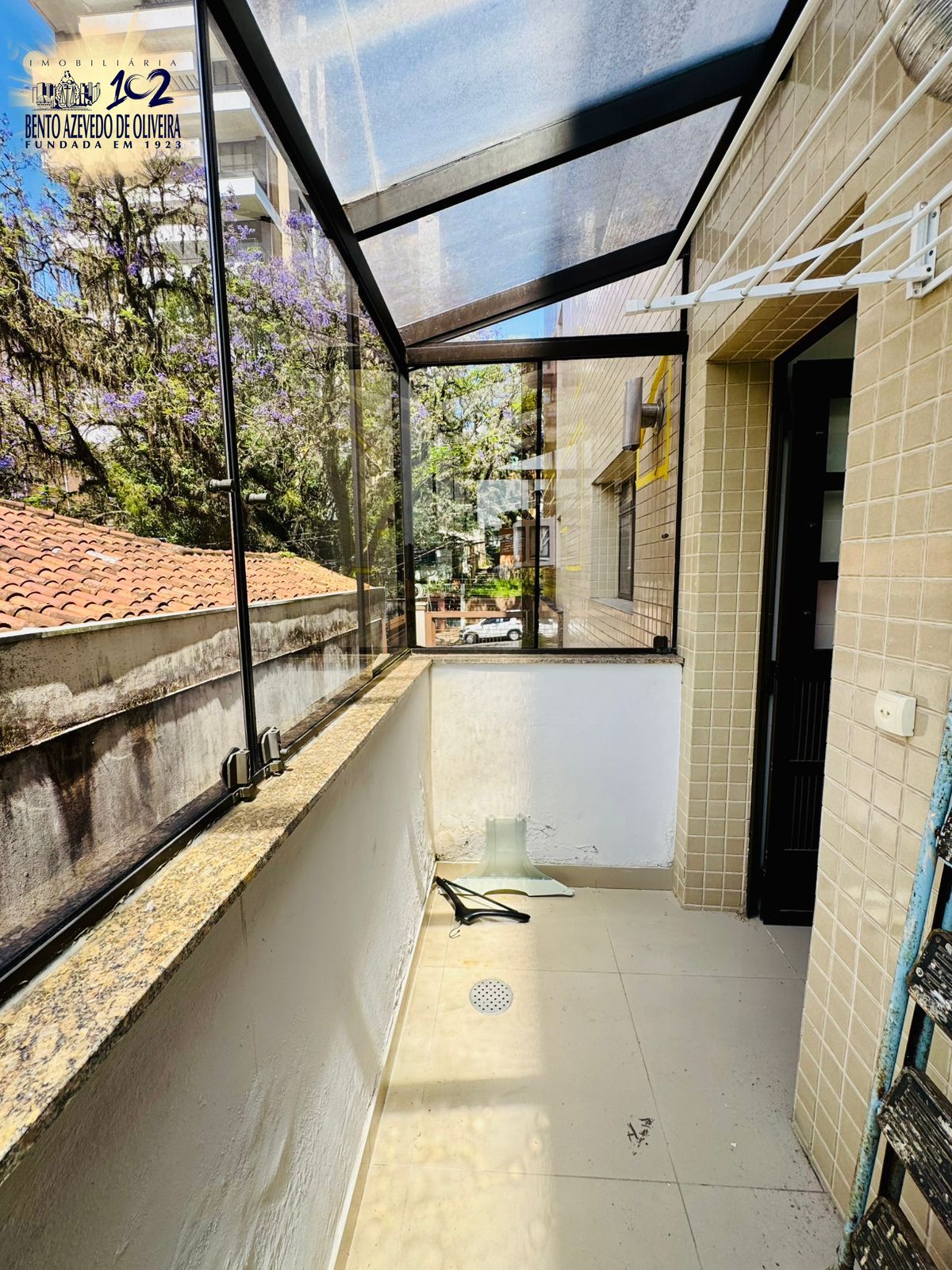 Espaço Coberto Àrea Serviço