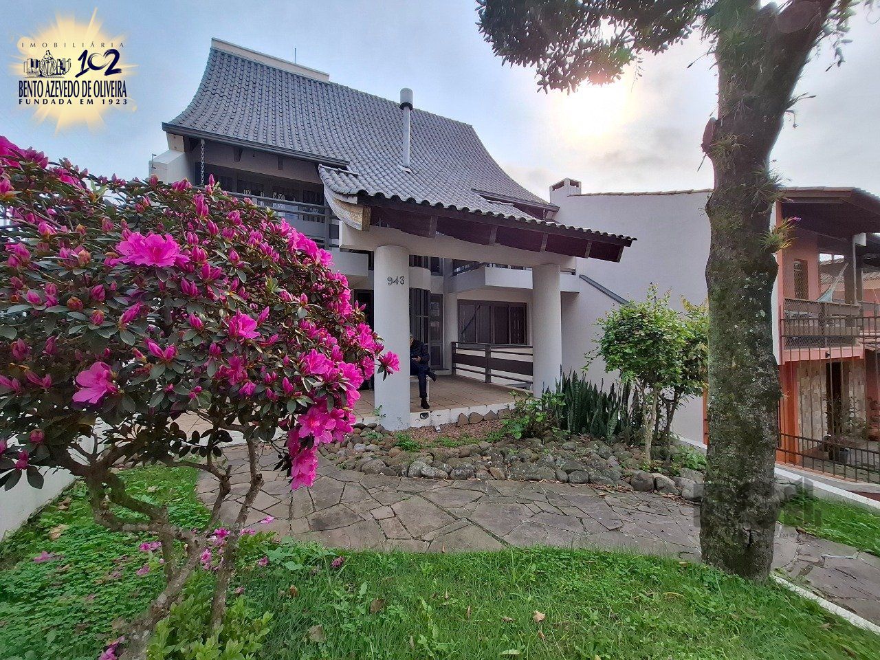 Casa, 4 quartos, 299 m² - Foto 1