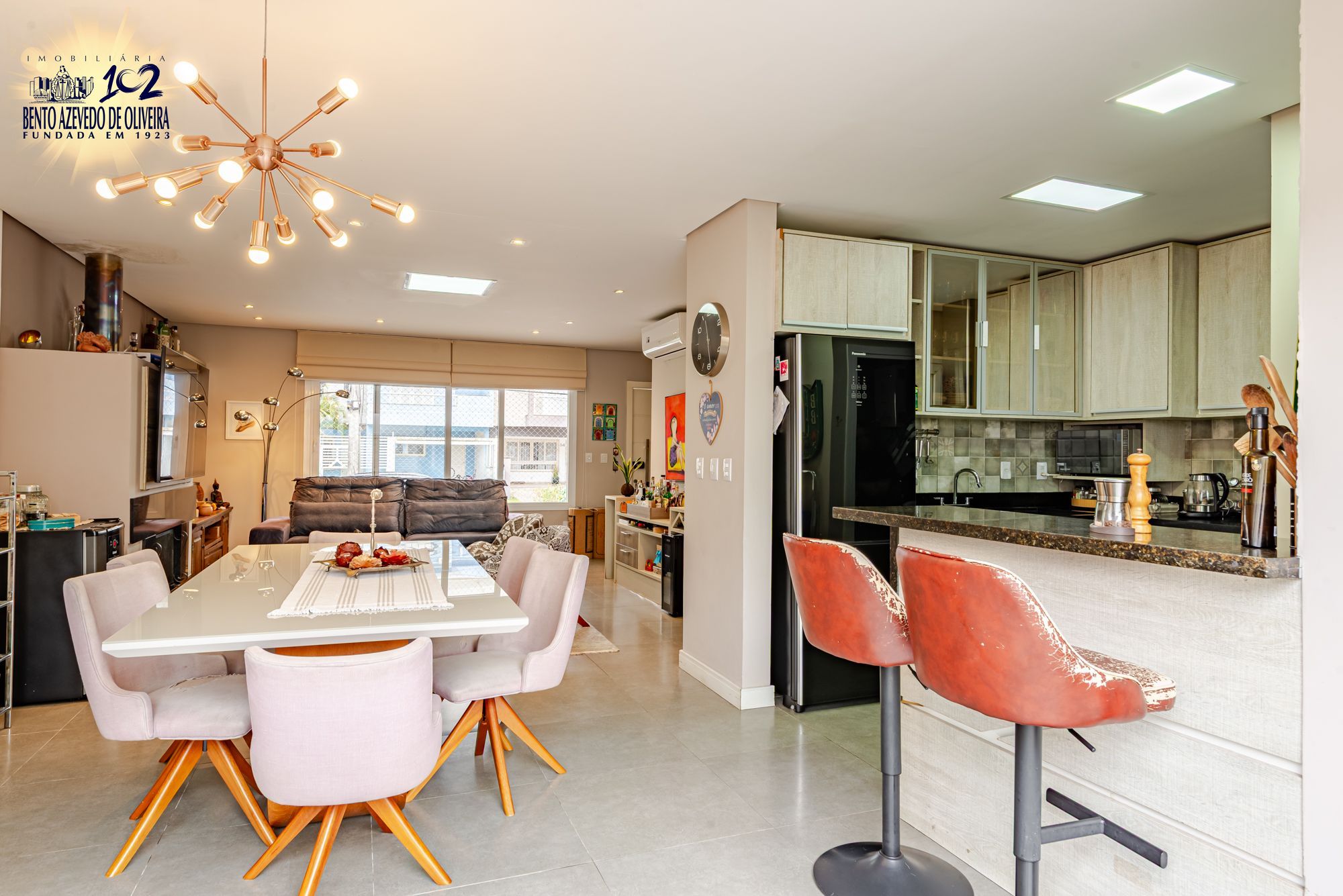 Jantar, living e cozinha