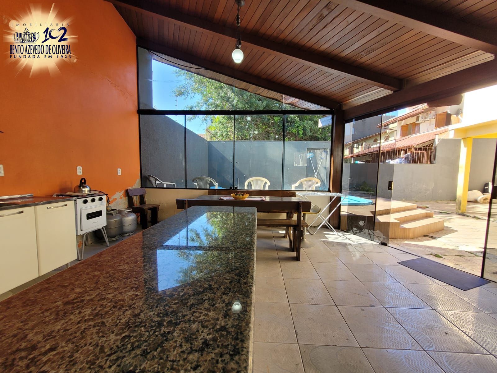 Casa, 4 quartos, 350 m² - Foto 1
