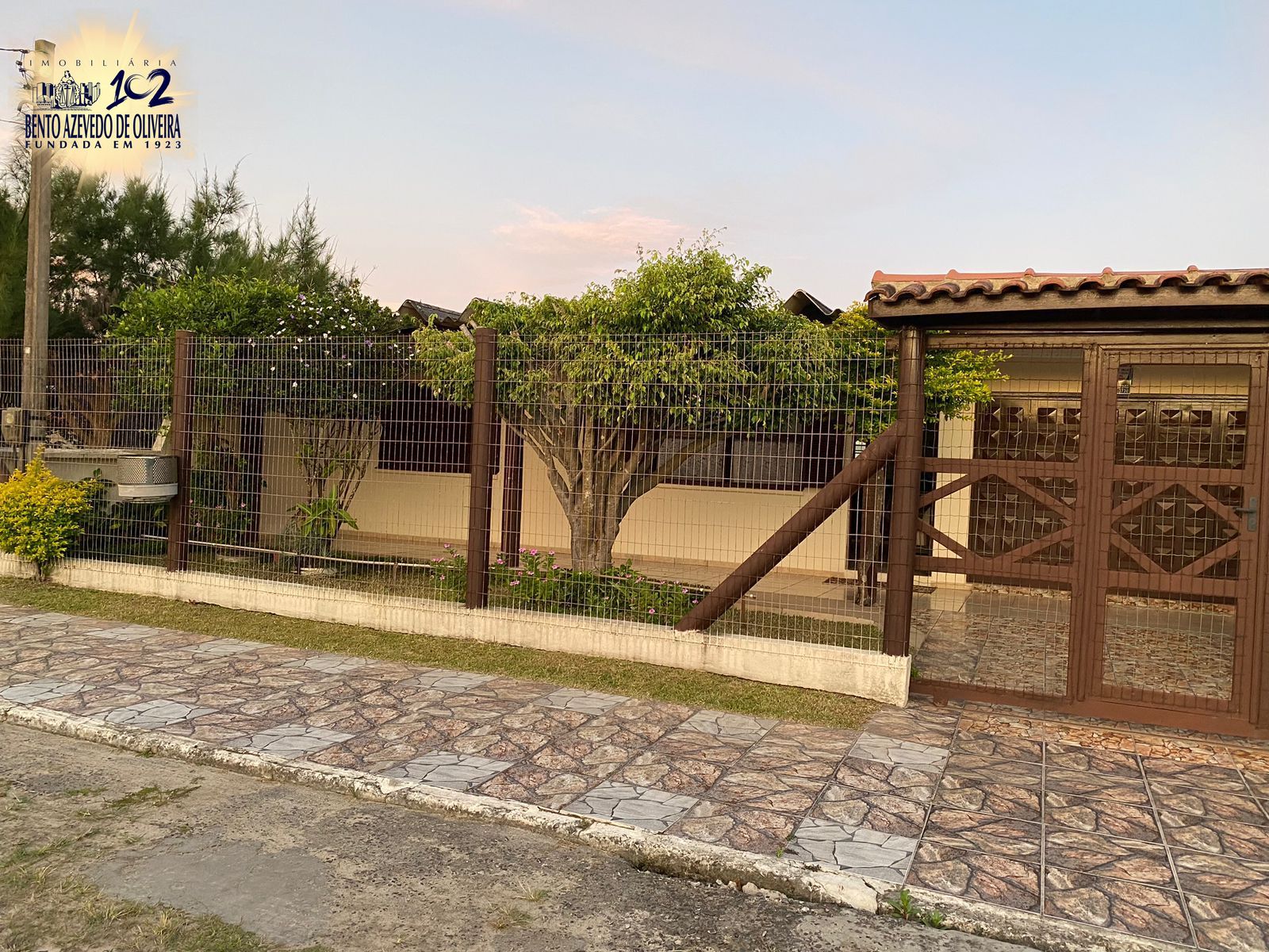 Casa, 4 quartos, 138 m² - Foto 1