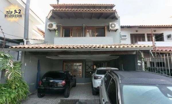 Casa, 3 quartos, 218 m² - Foto 1