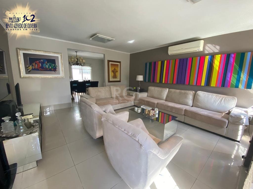 Casa, 4 quartos, 323 m² - Foto 1