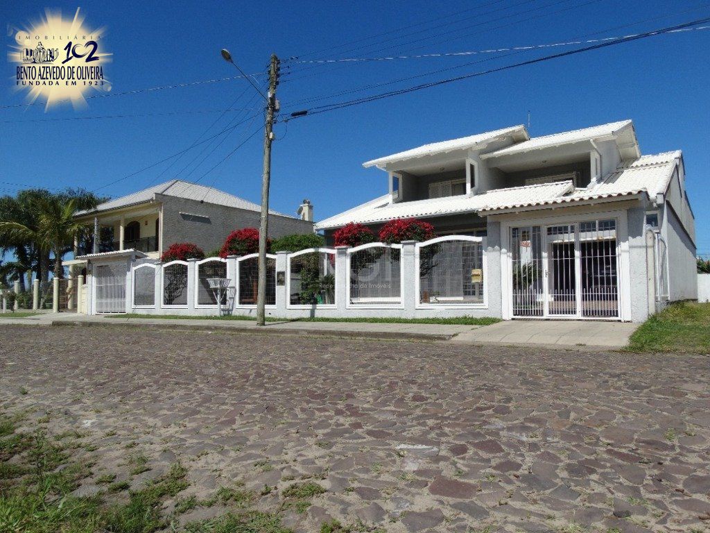 Casa, 3 quartos, 239 m² - Foto 1