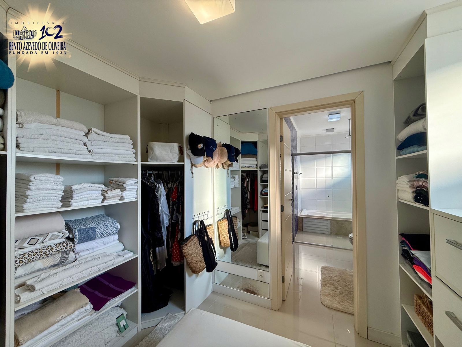 Casa, 4 quartos, 270 m² - Foto 17